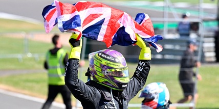 Silverstone, disastro Ferrari: vince Hamilton, le posizioni di Leclerc e Sainz