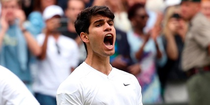 Alcaraz primo finalista a Wimbledon: Medvedev ko in quattro set