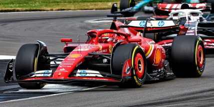 Ferrari indietro, ora McLaren e Mercedes insidiano la Red Bull