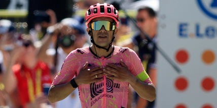 Carapaz, primo storico successo di tappa al Tour. Pogacar resta maglia gialla