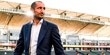 Chiellini compie 40 anni: gli auguri Juve a Giorgio e la reazione dei tifosi