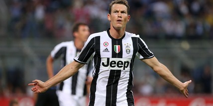 Juve, Lichtsteiner trova l'accordo col Nizza
