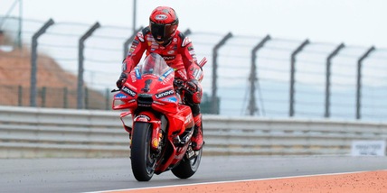 Bagnaia dietro Marquez e Acosta: la griglia di partenza del GP di Aragon