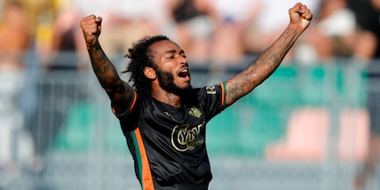 Venezia, prima vittoria per Di Francesco: il Genoa di Gilardino battuto al Penzo