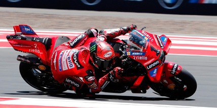 Bagnaia trionfa nella Sprint davanti a Bastianini, Martin scivola e chiude 10°!
