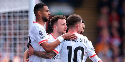 Il Liverpool vola anche senza Chiesa. Tris Arsenal, City ok col brivido