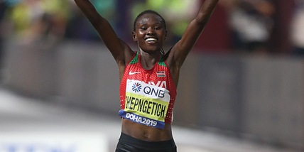 E' storia, la prima donna sotto le 2h10' è Ruth Chepngetich a Chicago Marathon