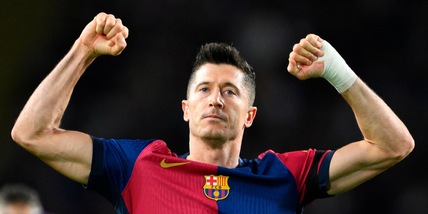 Barcellona, manita al Siviglia e primo posto: doppiette per Lewandowski e Torre