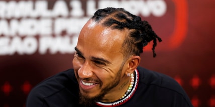 Hamilton vede rosso Ferrari: “Colpito dai progressi”