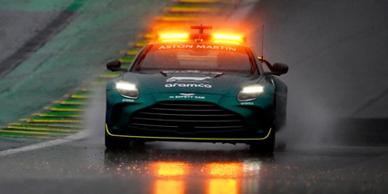 Gp Brasile, la pioggia allaga la pista: qualifiche rinviate