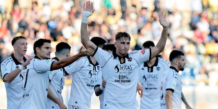 Spezia forza 3, il Cesena non molla. Pari tra Reggiana e Catanzaro