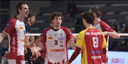 Reggio Emilia supera Cantù in tre set