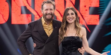 Jovanotti a Belve e la pipì con Berlusconi: "Facciamola così o il Milan perde"