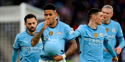 Guardiola ferma l'emorragia: 2-0 City a Leicester. Cinquina Liverpool