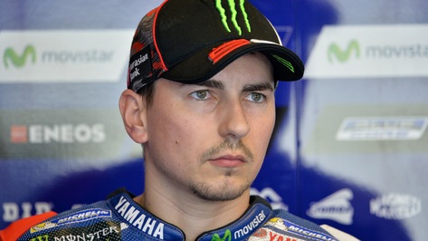 La MotoGP mette le ali, Lorenzo vola