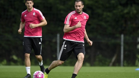 Juventus, pazzesco Chiellini: nuovo infortunio al ginocchio