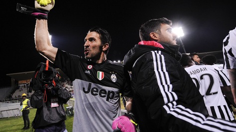 Juventus, lo scudetto si aspetta allenandosi, Allegri pretende la Coppa