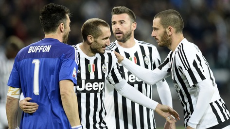 Juve, Buffon firma con Barzagli: il muro a vita!