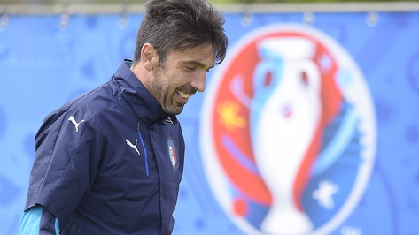 Euro 2016, allenamento Italia: Buffon fermo, Candreva a parte