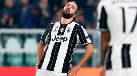Champions League, Juventus-Lione 1-1: brutto pareggio. Higuain, poi troppa sofferenza