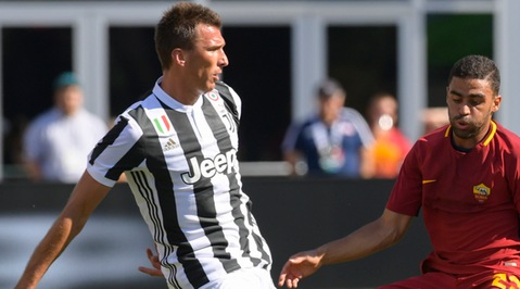 Juventus bella per un tempo, poi batte la Roma ai rigori