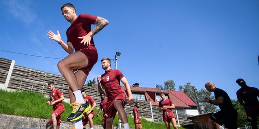 Toro, 18 gradi, è piovuto. Ma raggi di sole per Radonjic