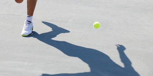 Il tennis a Napoli finisce nell’umido: ritardi, disastri e un caso di sfratto