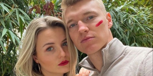 Schuurs brinda al Toro nelle Langhe con la sua Ross