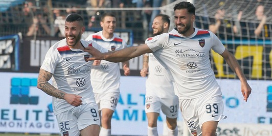 Cosenza per i playoff, Samp per scacciare i guai