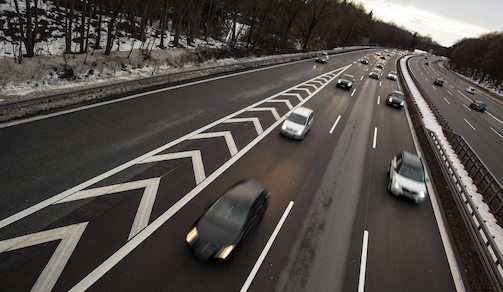 Nuovo Codice della Strada: il limite di velocità in autostrada arriva a 150 km/h. Siete d'accordo? Nuovo Codice della Strada: il limite di velocità in autostrada arriva a 150 km/h. Siete d'accordo?