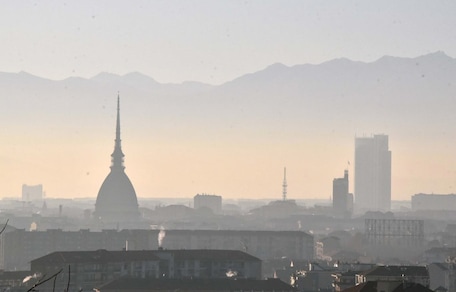 Torino: continua l'allerta viola, pensi serva davvero lo stop alle auto?