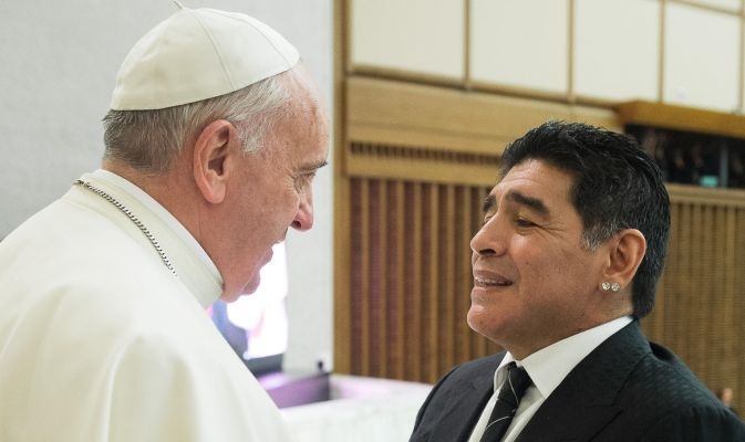 Maradona incontra il Papa: «Francesco è un fenomeno»