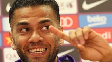 Colpo di scena: Dani Alves rinnova con il Barça