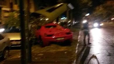 Caceres, schianto in Ferrari e patente ritirata