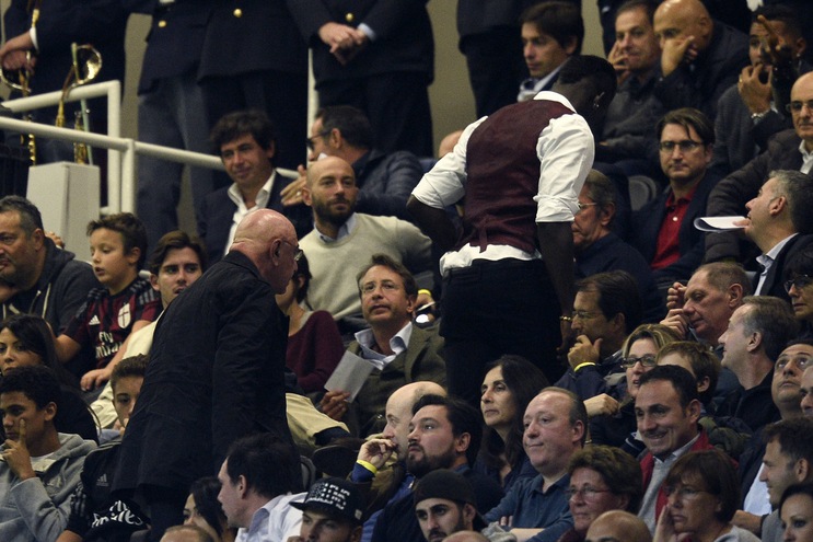 Milan, dura contestazione. Galliani lascia la tribuna