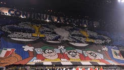 Inter-Juve, coreografia sfottò sul Triplete