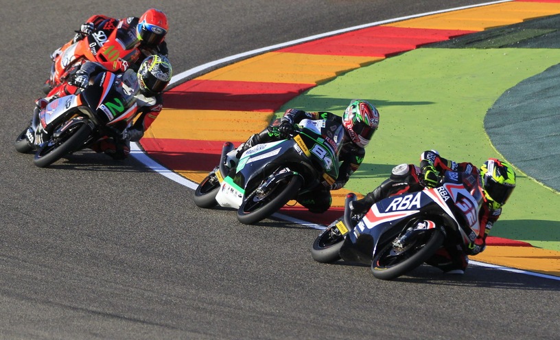 Moto3 Valencia: pole per McPhee, secondo Fenati