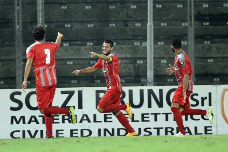La Cremonese sale. Padova, niente gol