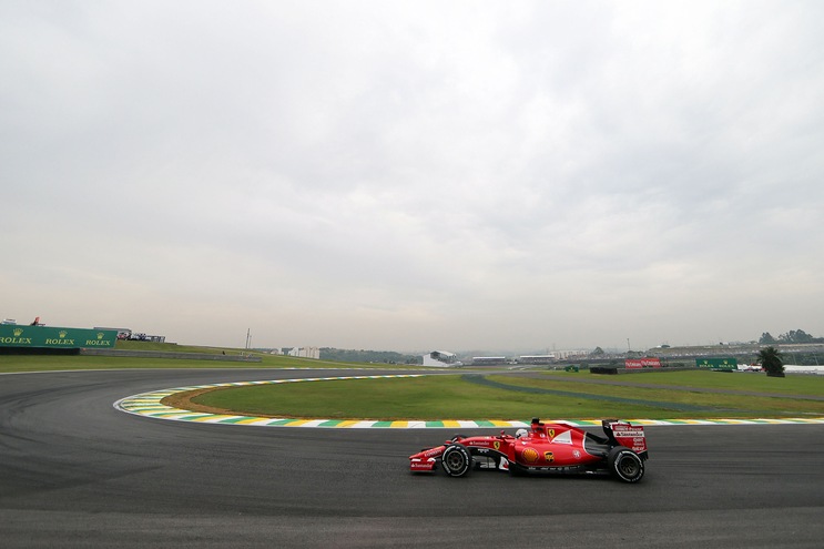 Attentati Parigi, Scuderia Ferrari su Twitter: #PrayforParis