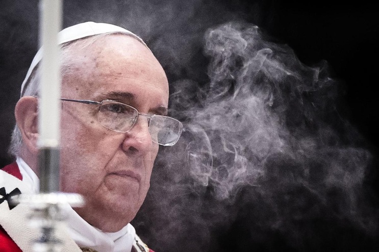 Papa: maledetti quelli che fanno guerre per soldi