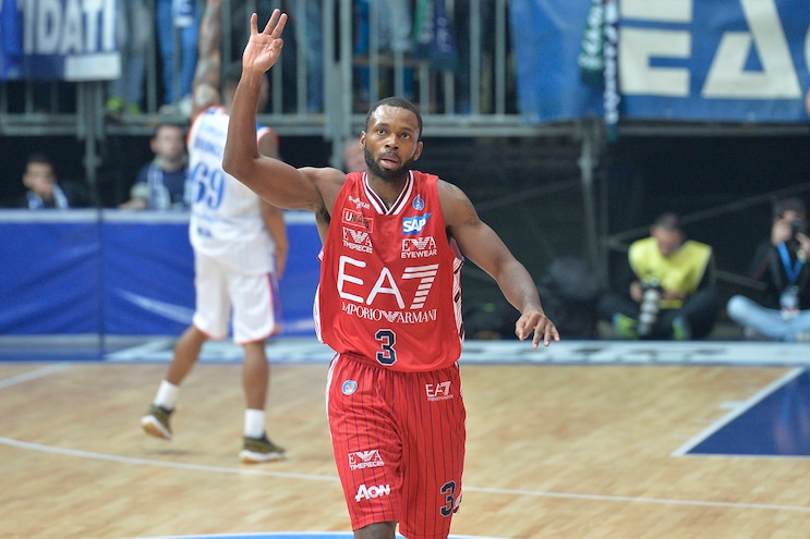 Milano sfida Hackett, out Gentile e Spanoulis