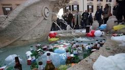 Barcaccia devastata: ma a pagare saranno i romani