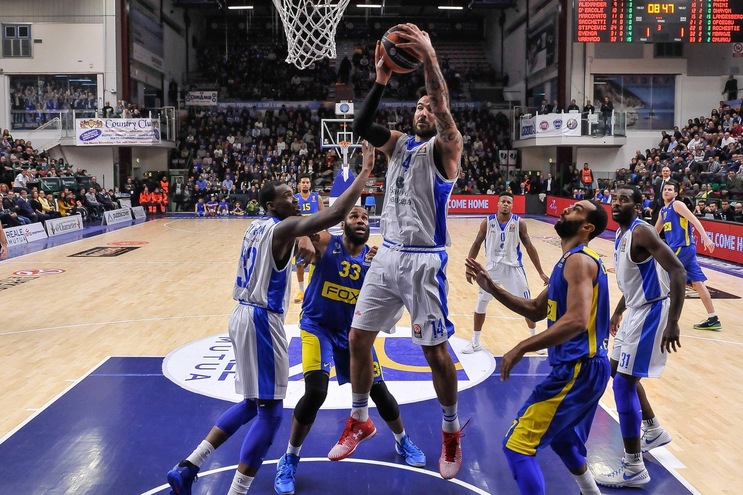 Cappotto Sassari, Maccabi trovata inutile