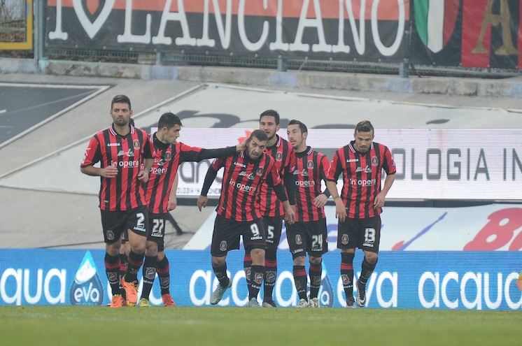 Serie B: Cagliari campione d'Inverno, Crotone secondo, il Novara 3° perde