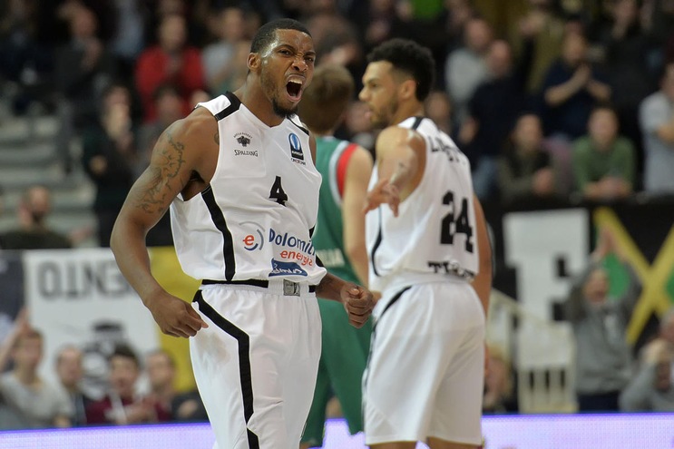 Basket Eurocup, crollo Milano, derby a Trento