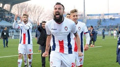 Serie B, risultati 23ª giornata: vola il Crotone, Cagliari in scia. Bari ok Serie B, risultati 23ª giornata: vola il Crotone, Cagliari in scia. Bari ok
