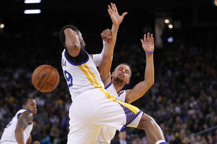 Curry travolge gli Spurs, Warriors senza freni