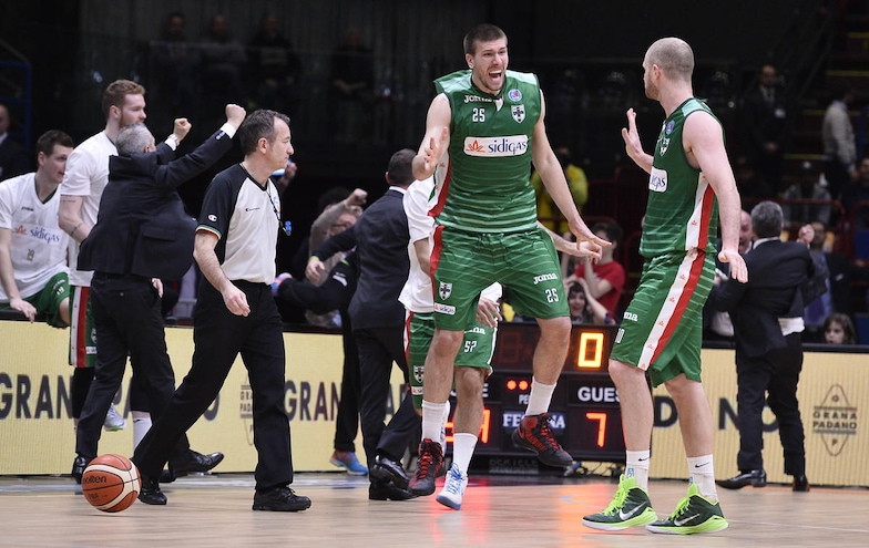 Final Eight, Cervi porta in finale Avellino