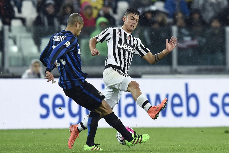 Calciomercato Inter, Miranda incedibile: occhio al Manchester United