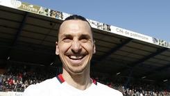 Calciomercato, Ibrahimovic: «Se al posto della Torre Eiffel mettono una mia statua resto al Psg» Calciomercato, Ibrahimovic: «Se al posto della Torre Eiffel mettono una mia statua resto al Psg»